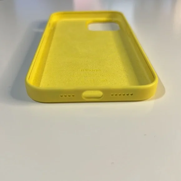 Apple iPhone 13 Pro Max Silicone Case - Yellow - Picture 5 of 8